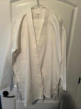 Men's White Martial Arts Uniform - Tiger Claw